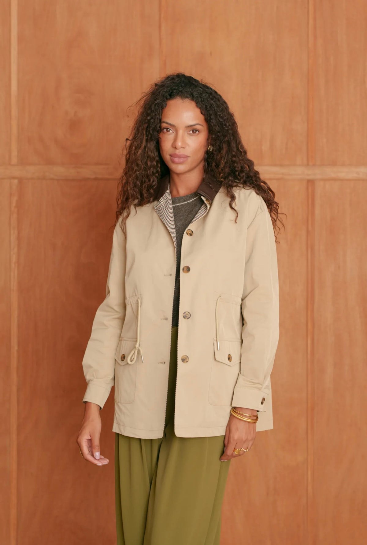 Veste mi-saison beige à col contrast