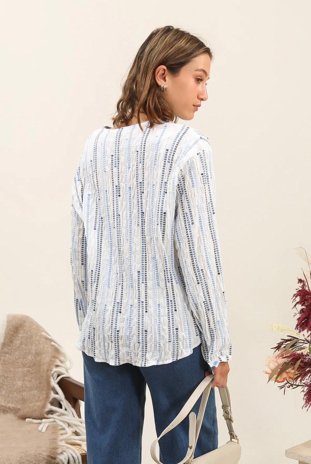Chemise Fluide Texturée – Motifs Géométriques Bleus
