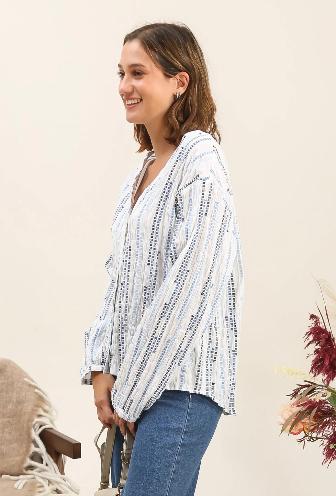 Chemise Fluide Texturée – Motifs Géométriques Bleus