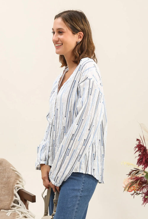 Chemise Fluide Texturée – Motifs Géométriques Bleus