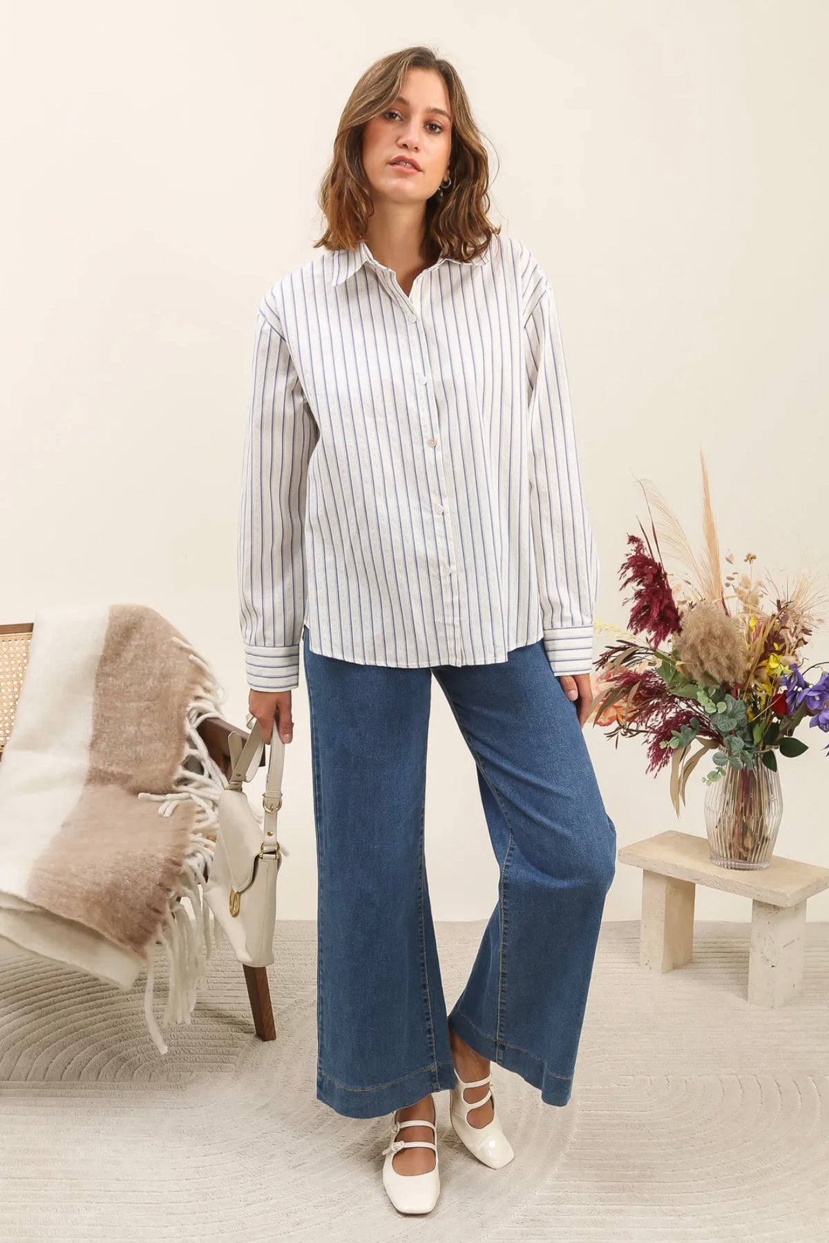 Chemise en coton à rayures bleues et plumetis
