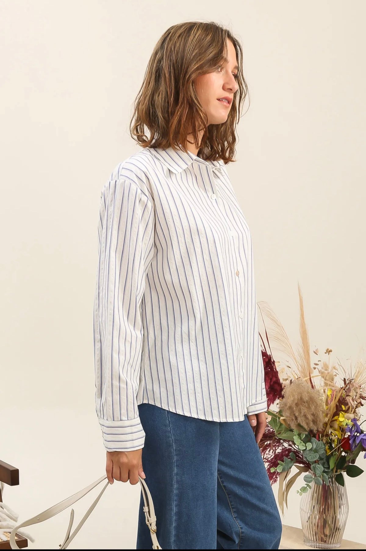 Chemise en coton à rayures bleues et plumetis