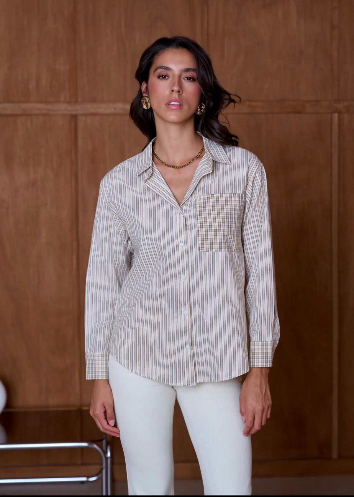 Chemise bimatière à rayures et détails quadrillés beige
